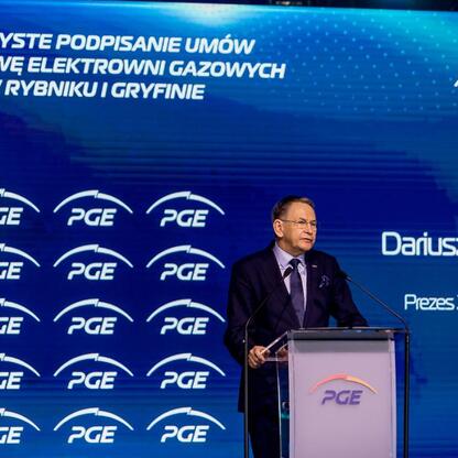 Podpisanie umów na budowę elektrowni gazowych w Rybniku i Gryfinie, organizowane przez Polską Grupę Energetyczną. (wygenerowano przez AI)