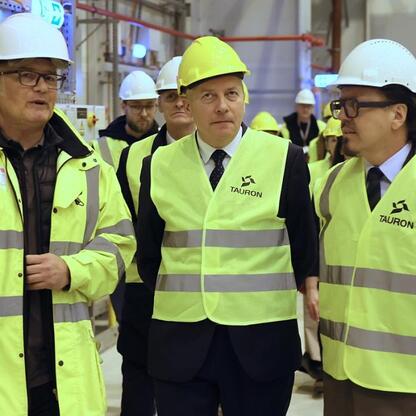 Grupa TAURON prezentuje plan inwestycyjny dla Śląska, modernizując infrastrukturę energetyczną. (wygenerowano przez AI)