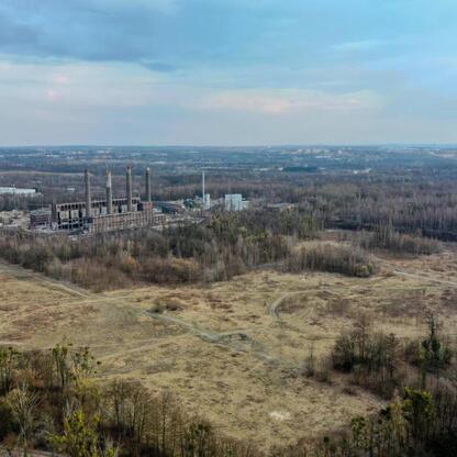 Silesia Bytom Park: rewitalizacja byłej kopalni Miechowice, nowy etap rozwoju gospodarczego. (wygenerowano przez AI)