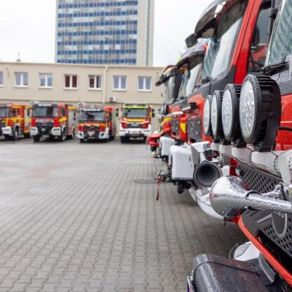 Nowe wozów strażackich dla OSP w Silesia. 43 jednostki o wartości 43 mln zł dla 33 OSP. (wygenerowano przez AI)