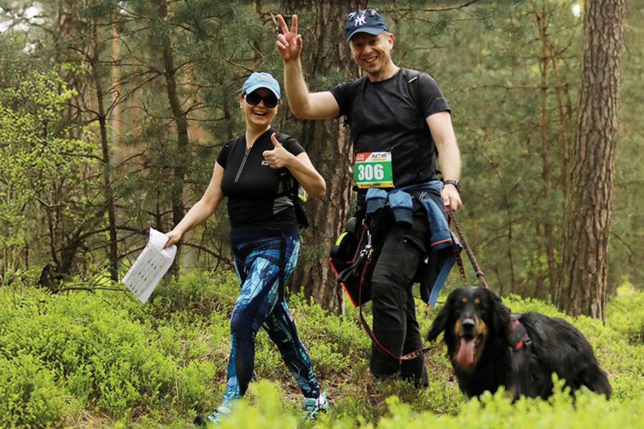 Nowy sezon Pucharu Polski w Dogtrekkingu w Lublincu, 11 kwietnia 2026. Uczestnicy w akcji. (wygenerowano przez AI)