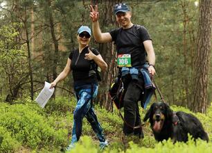 Nowy sezon Pucharu Polski w Dogtrekkingu w Lublincu, 11 kwietnia 2026. Uczestnicy w akcji. (wygenerowano przez AI)
