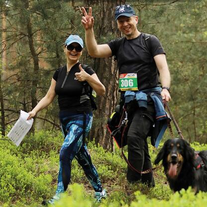 Nowy sezon Pucharu Polski w Dogtrekkingu w Lublincu, 11 kwietnia 2026. Uczestnicy w akcji. (wygenerowano przez AI)