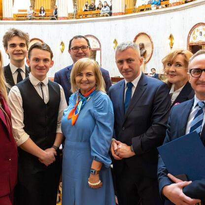 Grzegorz Boski (Wicemarszałek Województwa Śląskiego) z wizytą w Silesia Youth Parliament. (wygenerowano przez AI)