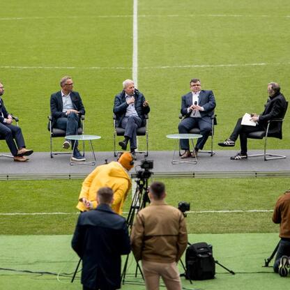 Panel dyskusyjny na Superauto.pl Stadion Śląskim, debata 