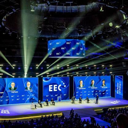 Wernisaż Europejskiego Kongresu Gospodarczego w Katowicach, 2026. Panel dyskusyjny z udziałem ekspertów i polityków. (wygenerowano przez AI)