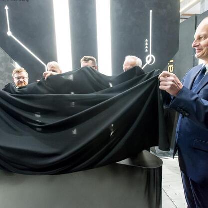 Grupa menów odsłania nowy projekt 