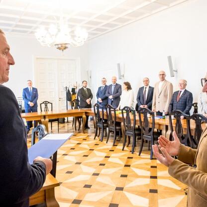 Grzegorz Boski, wicemarszałek Województwa Śląskiego, prowadzi rozmowę o projekcie 