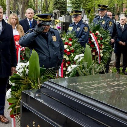 Województwo śląskie uczciło 153. rocznicę urodzin Wojciecha Korfantego w Katowicach. (wygenerowano przez AI)