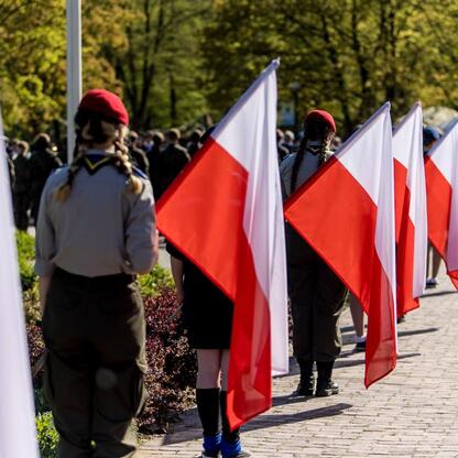 Zachodni Śląsk: Uroczystości z okazji 105. rocznicy III Powstania Śląskiego i Dnia Flagi RP. (wygenerowano przez AI)