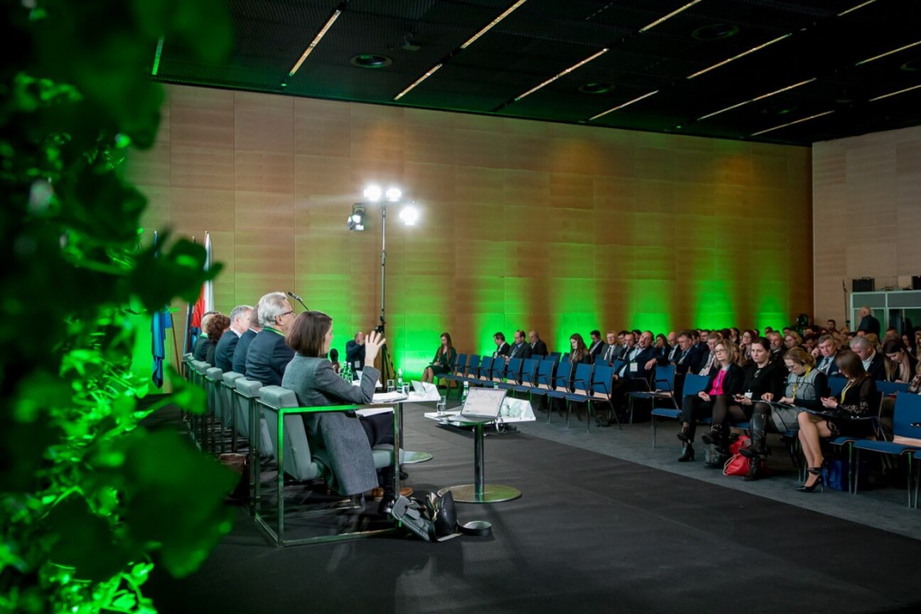 umws20200128_panel_tz020.jpg
