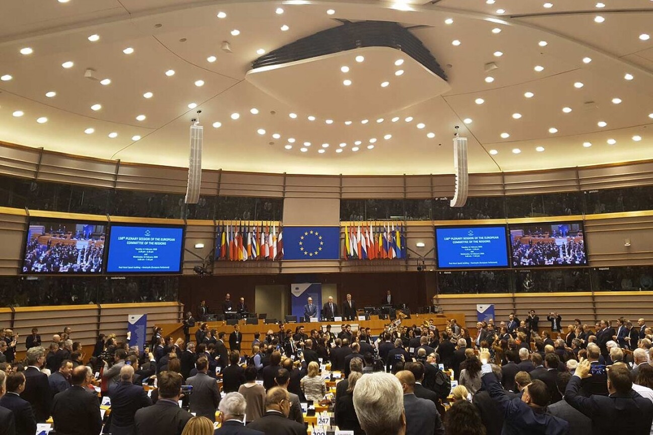 Parlament1_www.jpg