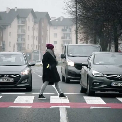 „Zanim ominiesz, pomyśl...” - kadry z filmu