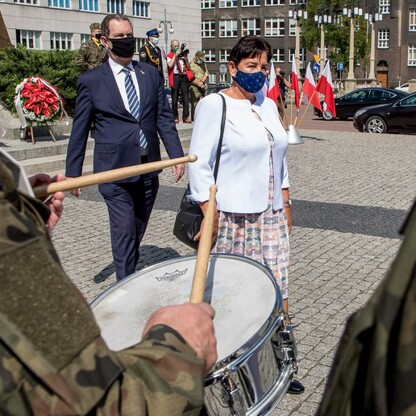 Złożenie wieńca przy Pomniku Wojciecha Korfantego w Katowicach. fot. Tomasz Żak / UMWS