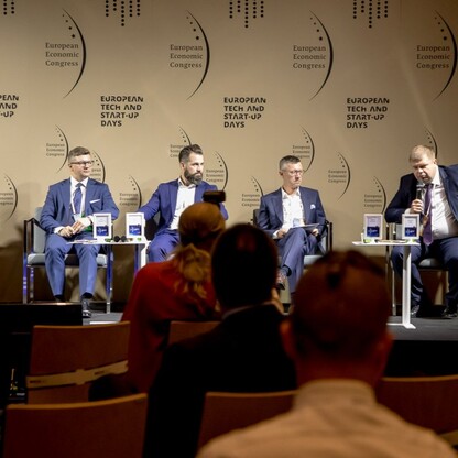 Debata przedstawicieli Śląskiego Forum Ekspertów. fot. Tomasz Żak / UMWS