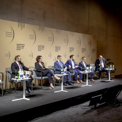 Debata przedstawicieli Śląskiego Forum Ekspertów. fot. Tomasz Żak / UMWS