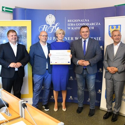 Wręczenie promes umów o dofinansowanie w siedzibie Regionalnej Izby Gospodarczej w Katowicach. fot. Patyk Pyrlik / UMWS
