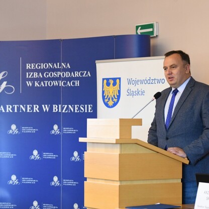 Wręczenie promes umów o dofinansowanie w siedzibie Regionalnej Izby Gospodarczej w Katowicach. fot. Patyk Pyrlik / UMWS