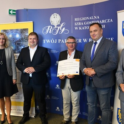Wręczenie promes umów o dofinansowanie w siedzibie Regionalnej Izby Gospodarczej w Katowicach. fot. Patyk Pyrlik / UMWS
