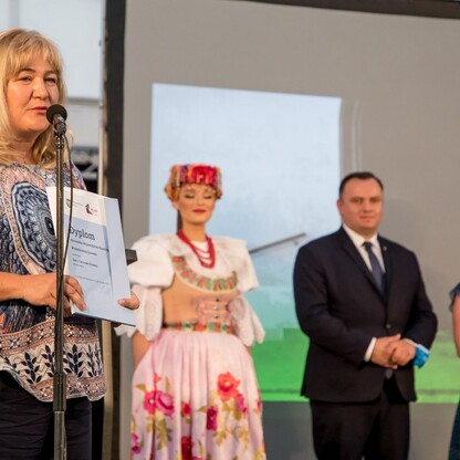Wojewódzkie Obchody Światowego Dnia Turystyki. Wręczenie dyplomów podczas uroczystości w siedziba Zespołu Śląsk, Pałac w Koszęcinie..