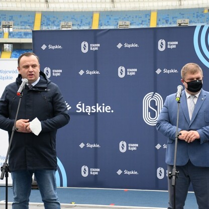 Śląski Program „Klub” - marszałek Jakub Chełstowski wręczył dotacje dla klubów sportowych.