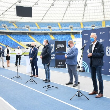 Śląski Program „Klub” - marszałek Jakub Chełstowski wręczył dotacje dla klubów sportowych.