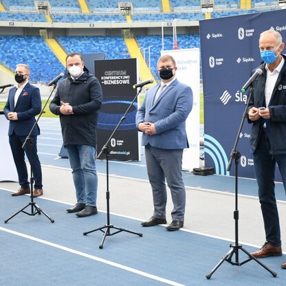 Śląski Program „Klub” - marszałek Jakub Chełstowski wręczył dotacje dla klubów sportowych.