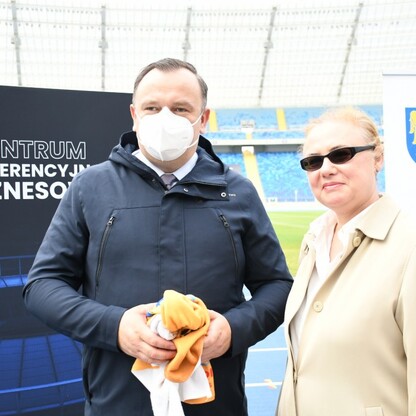 Śląski Program „Klub” - marszałek Jakub Chełstowski wręczył dotacje dla klubów sportowych.