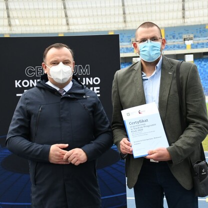 Śląski Program „Klub” - marszałek Jakub Chełstowski wręczył dotacje dla klubów sportowych.