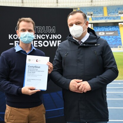 Śląski Program „Klub” - marszałek Jakub Chełstowski wręczył dotacje dla klubów sportowych.