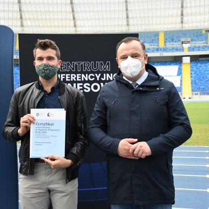 Śląski Program „Klub” - marszałek Jakub Chełstowski wręczył dotacje dla klubów sportowych.