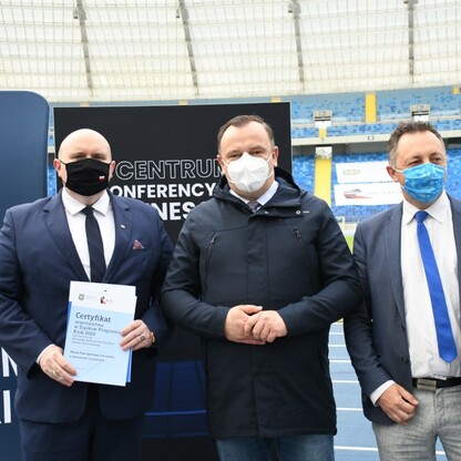 Śląski Program „Klub” - marszałek Jakub Chełstowski wręczył dotacje dla klubów sportowych.