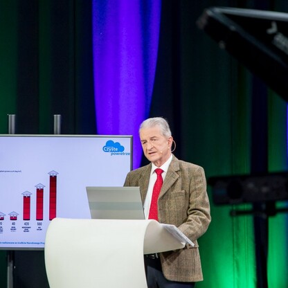 Konferencja online w studio TVP Katowice