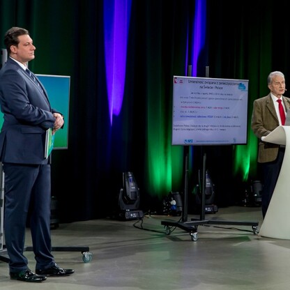 Konferencja online w studio TVP Katowice