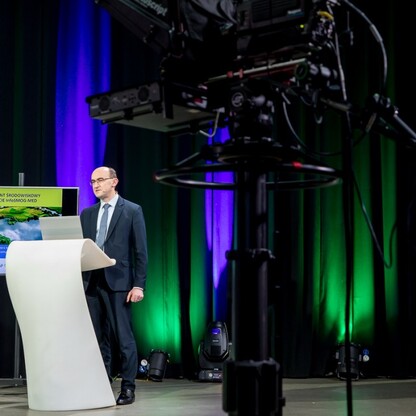 Konferencja online w studio TVP Katowice