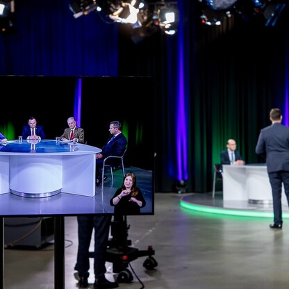 Konferencja online w studio TVP Katowice