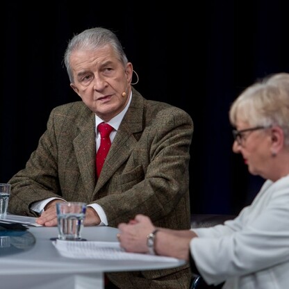 Konferencja online w studio TVP Katowice