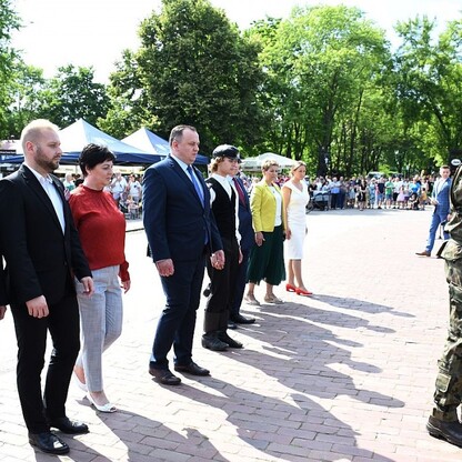 Złożenie kwiatów na Placu Powstań Śląskich w Parku Śląskim. fot. Patryk Pyrlik / UMWS