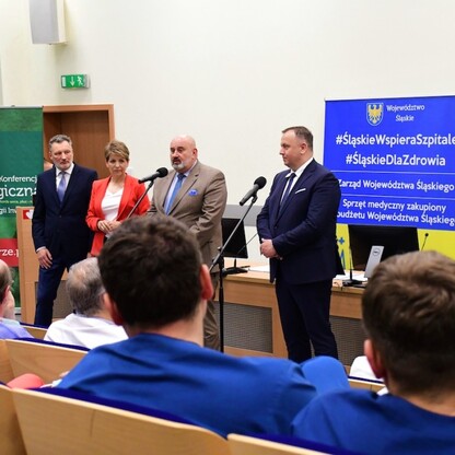 Podpisanie umowy w sprawie przekazania środków dla ŚCCS. fot. Patryk Pyrlik / UMWS