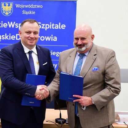 Podpisanie umowy w sprawie przekazania środków dla ŚCCS. fot. Patryk Pyrlik / UMWS