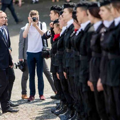 Złożenie wieńca przed Pomnikiem Powstańców Śląskich. fot. Tomasz Żak / UMWS