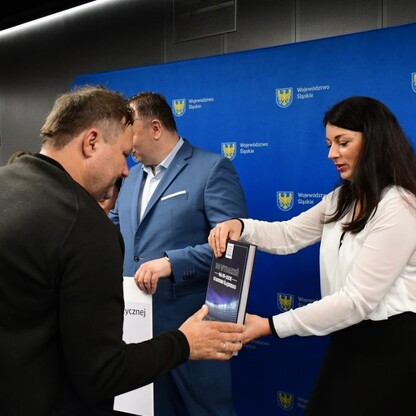 Wręczenie czeków w ramach Programu Klub. fot. Patryk Pyrlik / UMWS