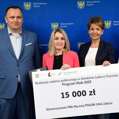 Wręczenie czeków w ramach Programu Klub. fot. Patryk Pyrlik / UMWS