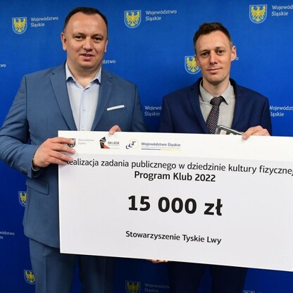 Wręczenie czeków w ramach Programu Klub. fot. Patryk Pyrlik / UMWS