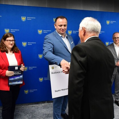Wręczenie czeków w ramach Programu Klub. fot. Patryk Pyrlik / UMWS