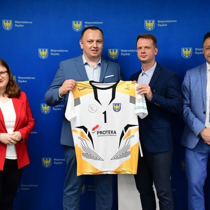 Wręczenie czeków w ramach Programu Klub. fot. Patryk Pyrlik / UMWS