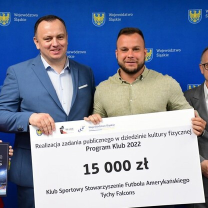 Wręczenie czeków w ramach Programu Klub. fot. Patryk Pyrlik / UMWS