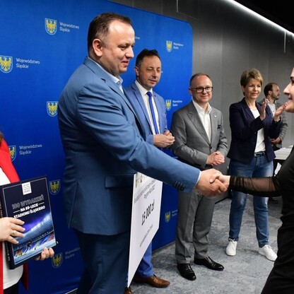 Wręczenie czeków w ramach Programu Klub. fot. Patryk Pyrlik / UMWS