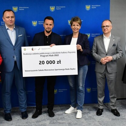 Wręczenie czeków w ramach Programu Klub. fot. Patryk Pyrlik / UMWS
