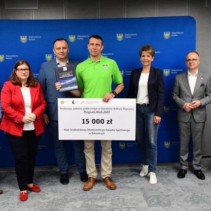 Wręczenie czeków w ramach Programu Klub. fot. Patryk Pyrlik / UMWS